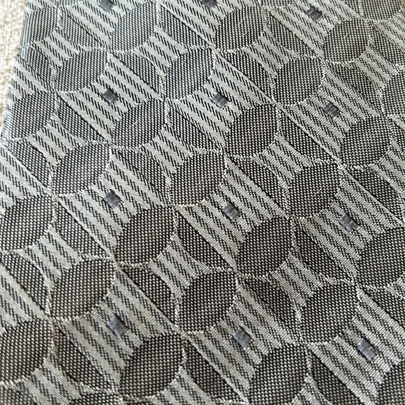 Butgatchi 100% Silk Grey Abstract Pattern Men’s Tie - Picture 6 of 11